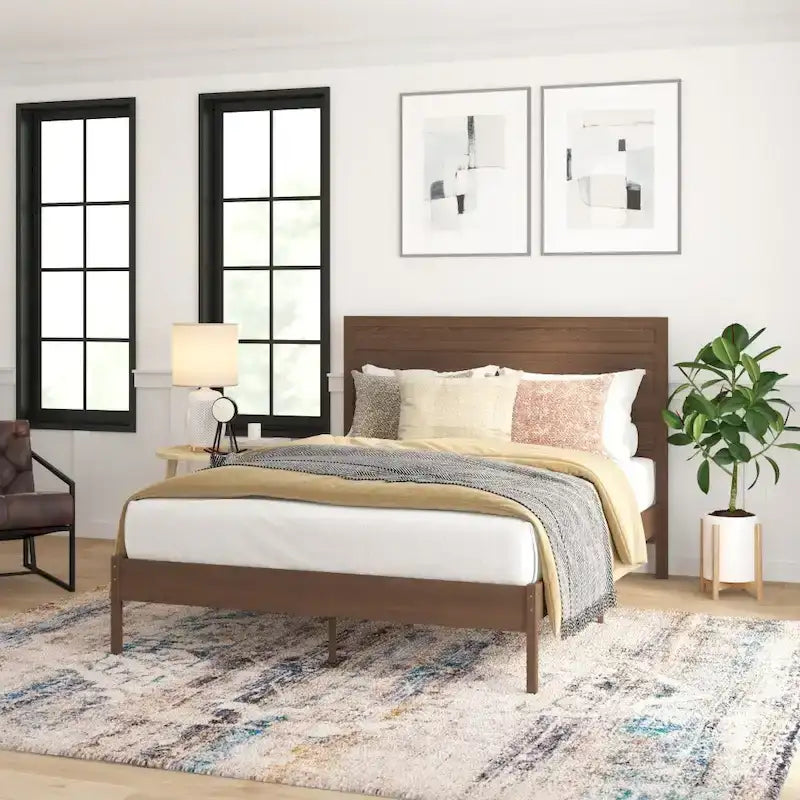 Letto a piattaforma in legno massello con testiera e doghe in legno