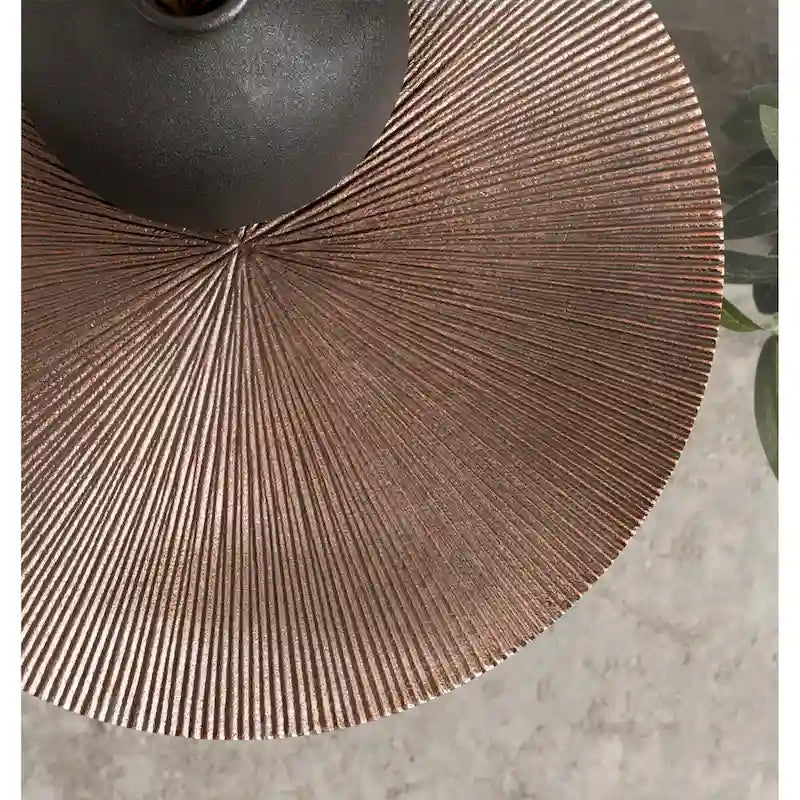 Tavolino in metallo e portapiante